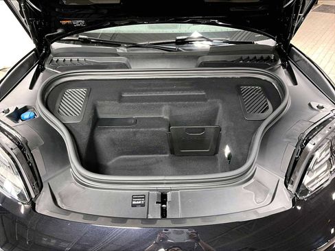 New 2026 Porsche Macan Turbo Electric AWD/4WD image 35