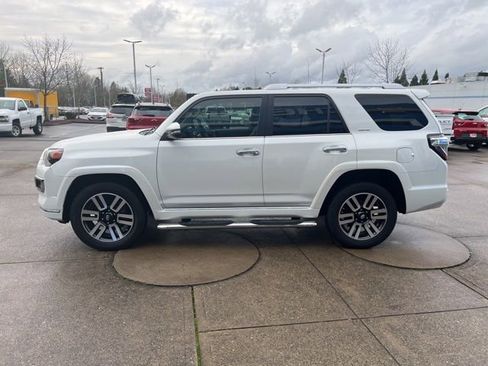 Used 2018 Toyota 4Runner Limited image 4