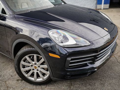 Used 2021 Porsche Cayenne w/ Premium Package AWD/4WD image 8