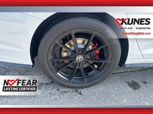 Used 2024 Volkswagen Jetta GLI 40th Anniversary Edition image 14