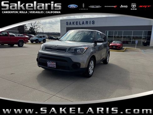 Used 2017 Kia Soul w/ Convenience Package image 1