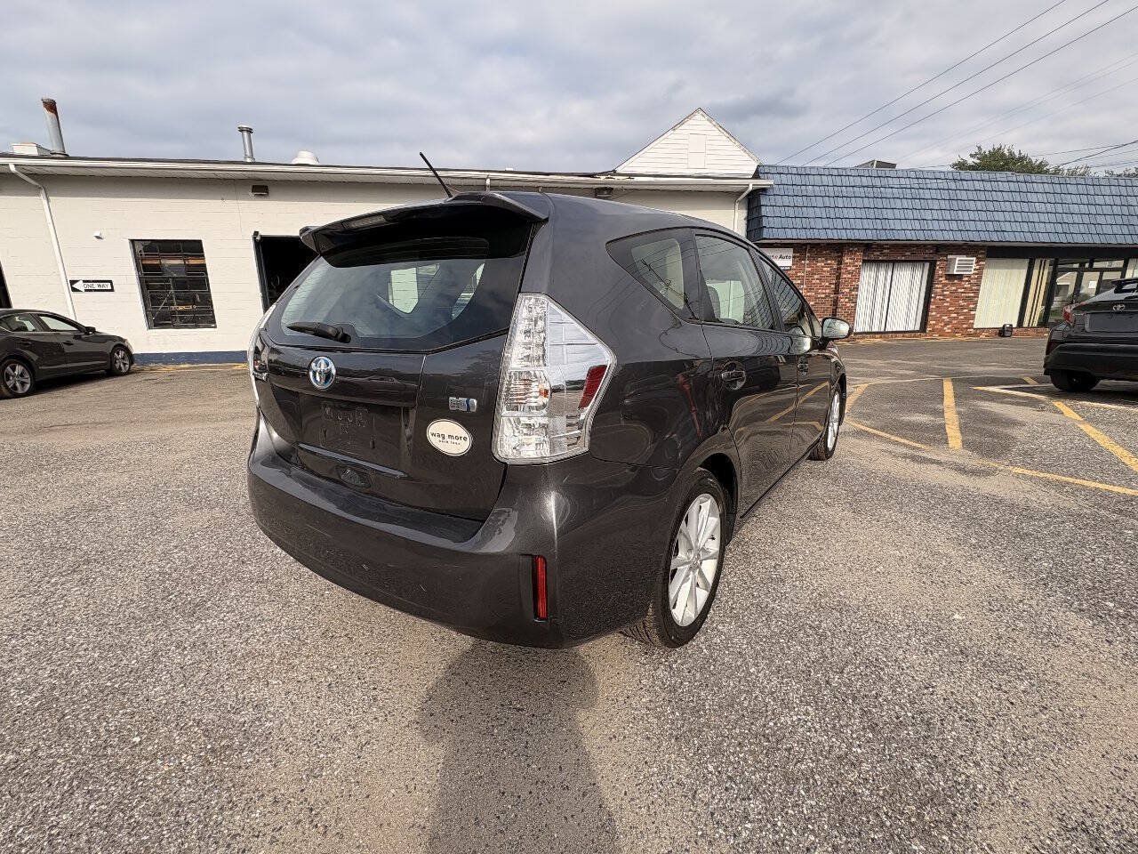 Used 2012 Toyota Prius V Five FWD image 8