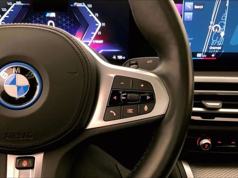 Certified 2023 BMW i4 eDrive40 w/ M Sport Package RWD image 19