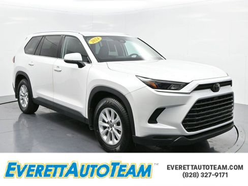 Used 2024 Toyota Grand Highlander XLE image 1