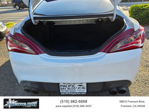 Used 2013 Hyundai Genesis 3.8 image 11