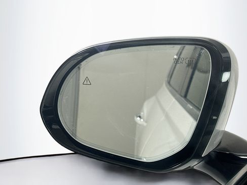 Used 2025 Genesis GV80 2.5T Standard AWD/4WD image 16