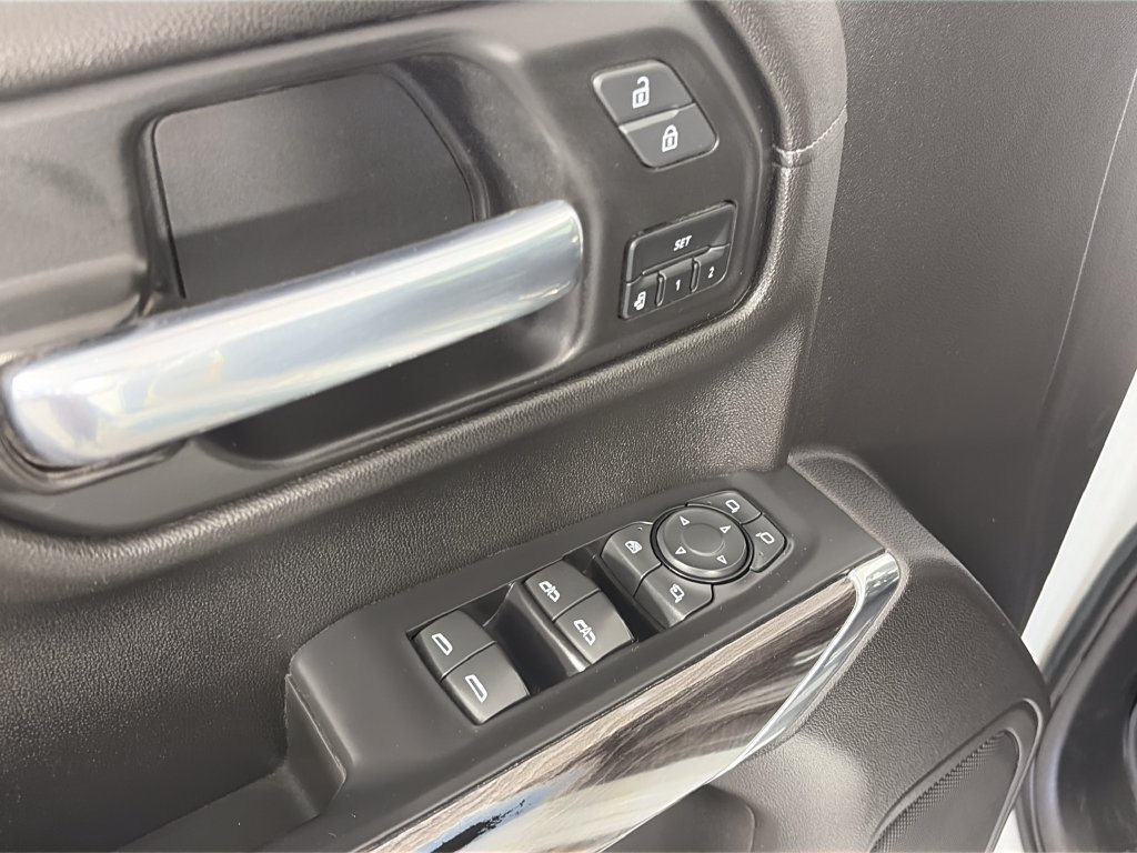 Used 2021 Chevrolet Silverado 1500 LTZ AWD/4WD image 25