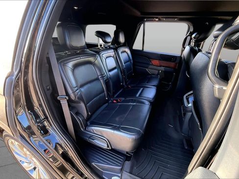 Used 2023 Lincoln Navigator 2WD image 20