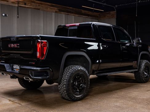 Used 2024 GMC Sierra 1500 AT4 w/ AT4 Preferred Package image 10