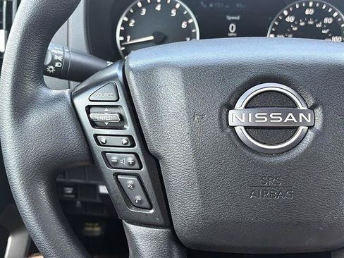 Used 2025 Nissan Frontier SV RWD image 19