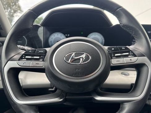 Used 2023 Hyundai Elantra Limited FWD image 22