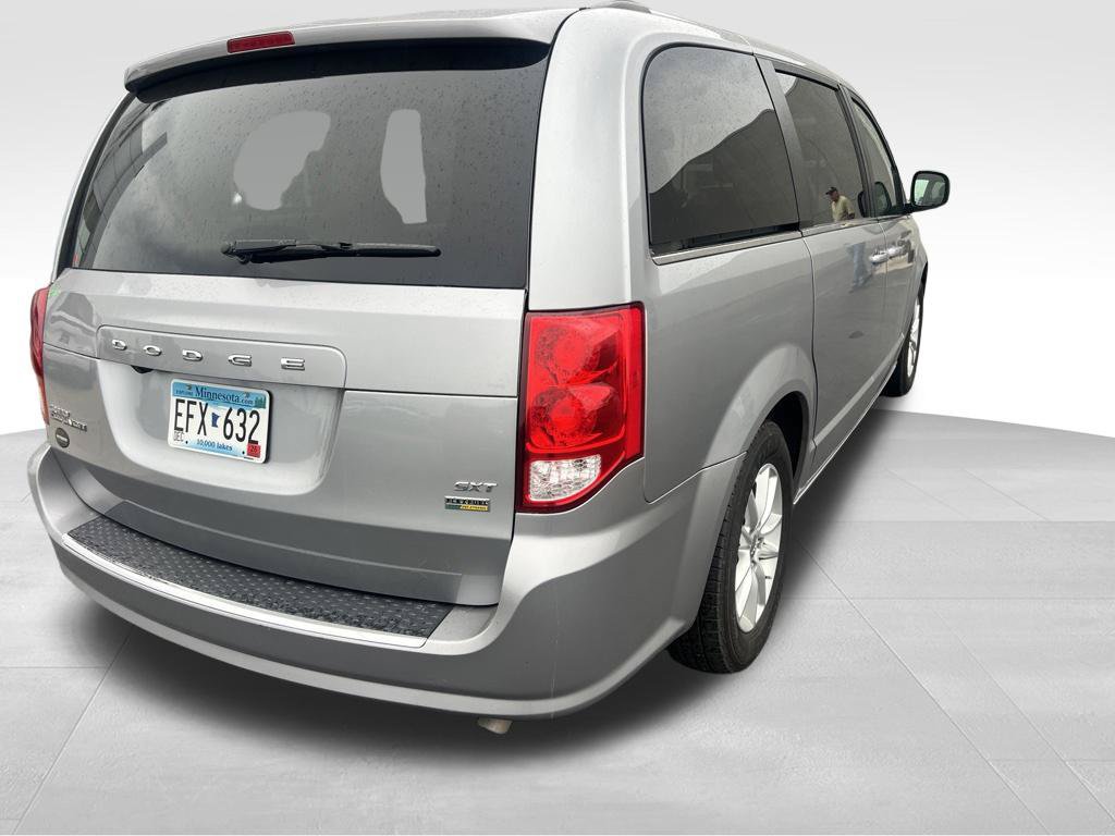Used 2018 Dodge Grand Caravan SXT FWD image 12