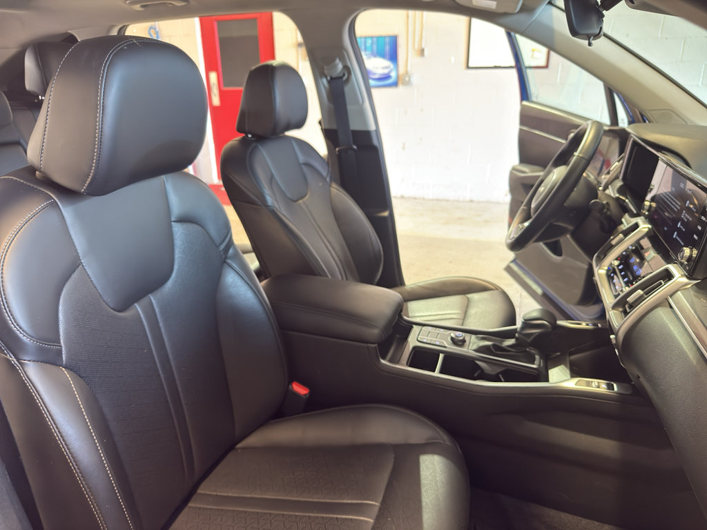 Used 2023 Kia Sorento S w/ Panoramic Sunroof Package FWD image 23
