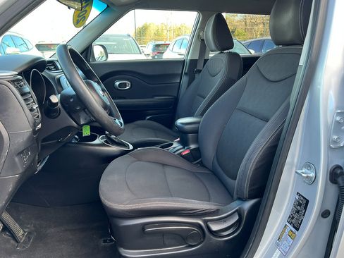 Used 2015 Kia Soul Base image 12