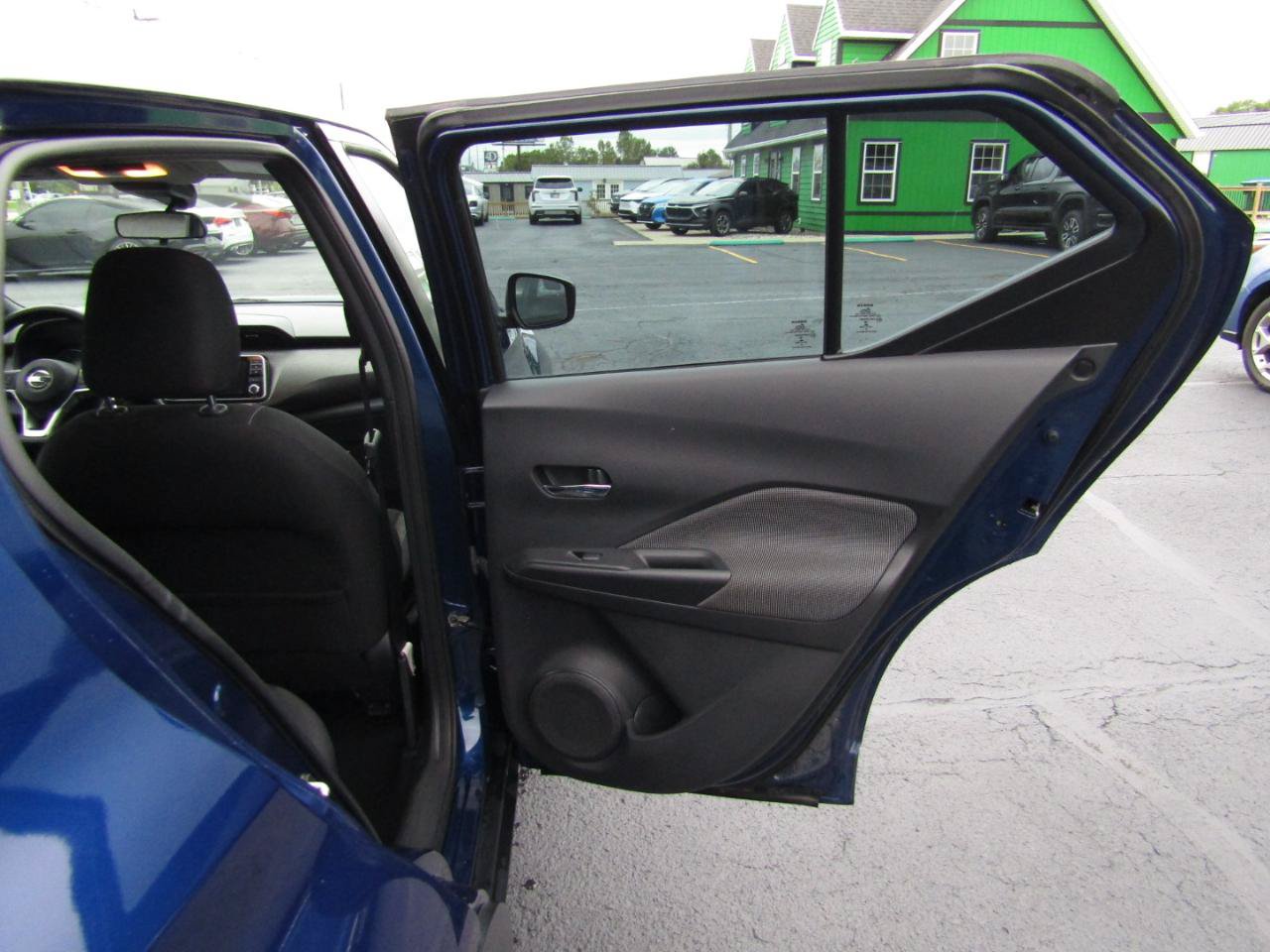 Used 2020 Nissan Kicks SV FWD image 20