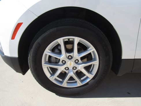 Used 2024 Chevrolet Equinox LT image 4