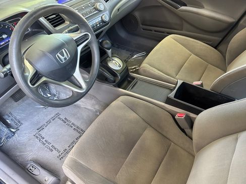 Used 2010 Honda Civic DX-VP image 4