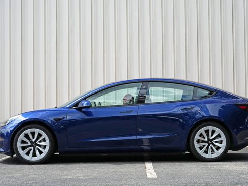 Used 2021 Tesla Model 3 Long Range AWD/4WD image 9