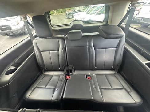 Used 2024 Ford Expedition Max XLT image 11
