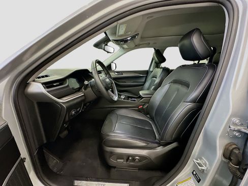 Used 2022 Jeep Grand Cherokee L Limited image 13