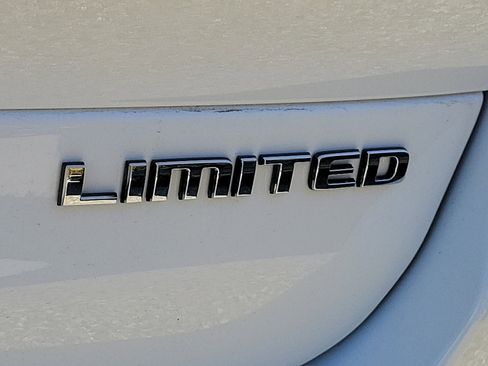 New 2023 Jeep Grand Cherokee L Limited image 21