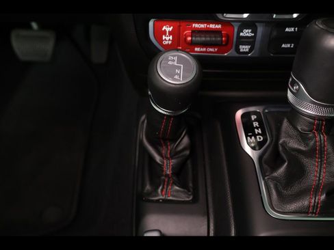 Used 2022 Jeep Wrangler Unlimited Rubicon w/ Cold Weather Group image 28