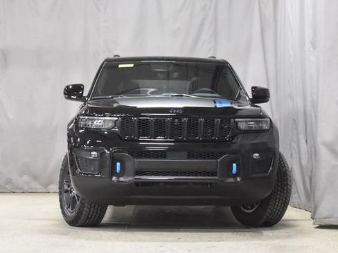New 2025 Jeep Grand Cherokee Trailhawk w/ Advanced Protech Group II image 5