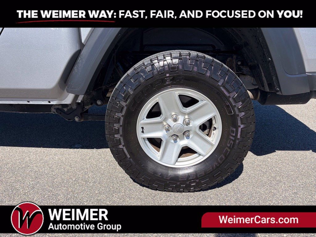 Used 2020 Jeep Gladiator Sport w/ Quick Order Package 23S AWD/4WD image 11