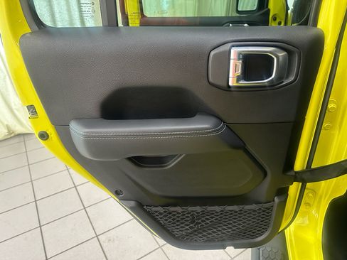 Used 2023 Jeep Wrangler Sahara w/ Cold Weather Group image 33