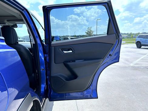 Used 2023 Nissan Rogue SL AWD/4WD image 17