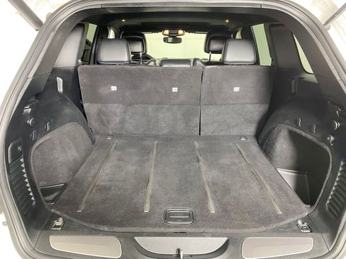 Used 2017 Jeep Grand Cherokee Limited image 31