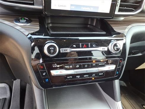 Used 2021 Ford Explorer Limited w/ Equipment Group 301A image 13