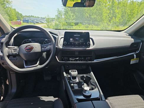New 2026 Nissan Rogue SV AWD/4WD image 3