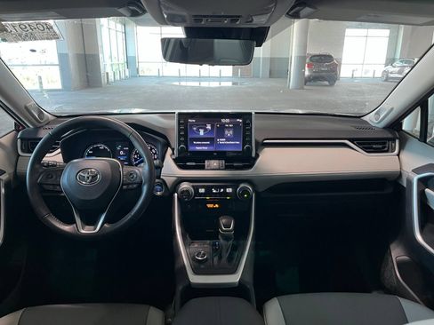 Used 2022 Toyota RAV4 XLE Premium AWD/4WD image 37