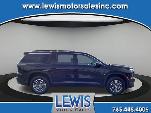 Used 2025 Chevrolet Traverse LT AWD/4WD image 1