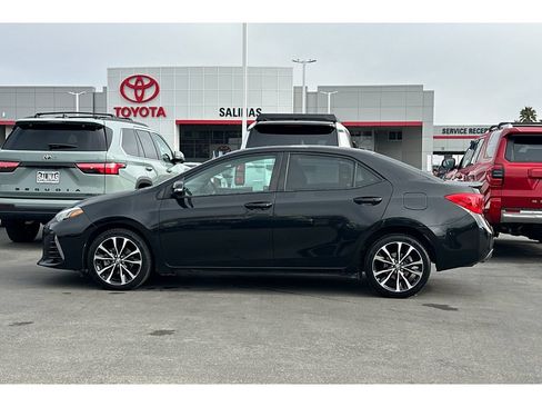 Used 2017 Toyota Corolla SE w/ SE Premium Package FWD image 7