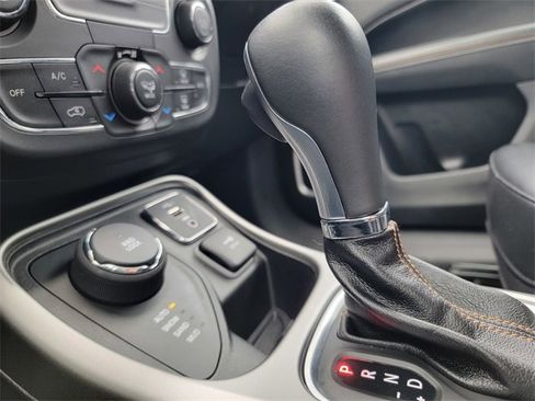 Certified 2020 Jeep Compass Latitude w/ Cold Weather Group image 30