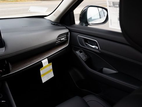 New 2026 Nissan Rogue Platinum w/ Platinum Premium Package image 10