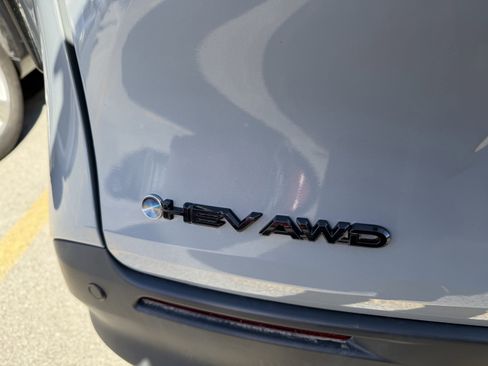 Used 2025 Toyota Sienna XLE Woodland Edition image 8