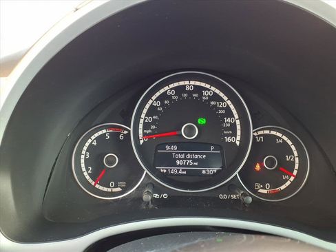 Used 2013 Volkswagen Beetle TDI image 15