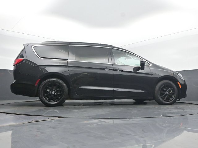 Used 2022 Chrysler Pacifica Touring-L FWD image 50