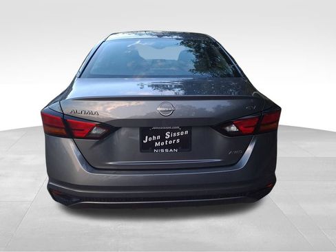 Used 2024 Nissan Altima 2.5 SV image 2