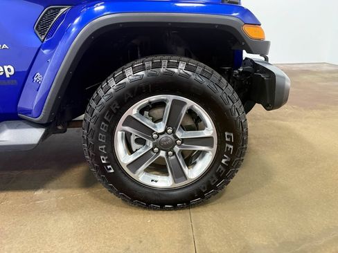 Used 2018 Jeep Wrangler Unlimited Sahara AWD/4WD image 89