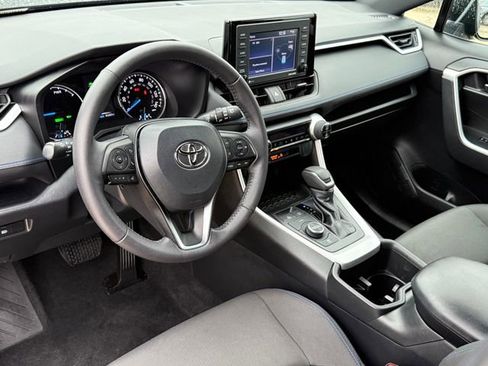 Used 2022 Toyota RAV4 SE AWD/4WD image 9