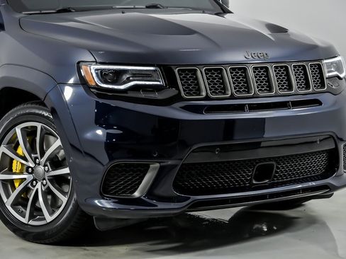 Used 2018 Jeep Grand Cherokee Trackhawk AWD/4WD image 3
