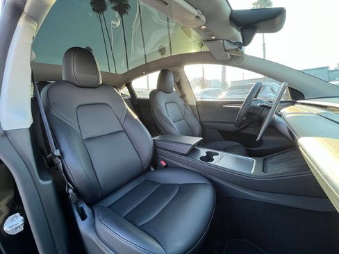 Used 2023 Tesla Model Y Performance AWD/4WD image 9