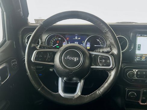 Used 2023 Jeep Wrangler Sahara w/ Cold Weather Group image 17