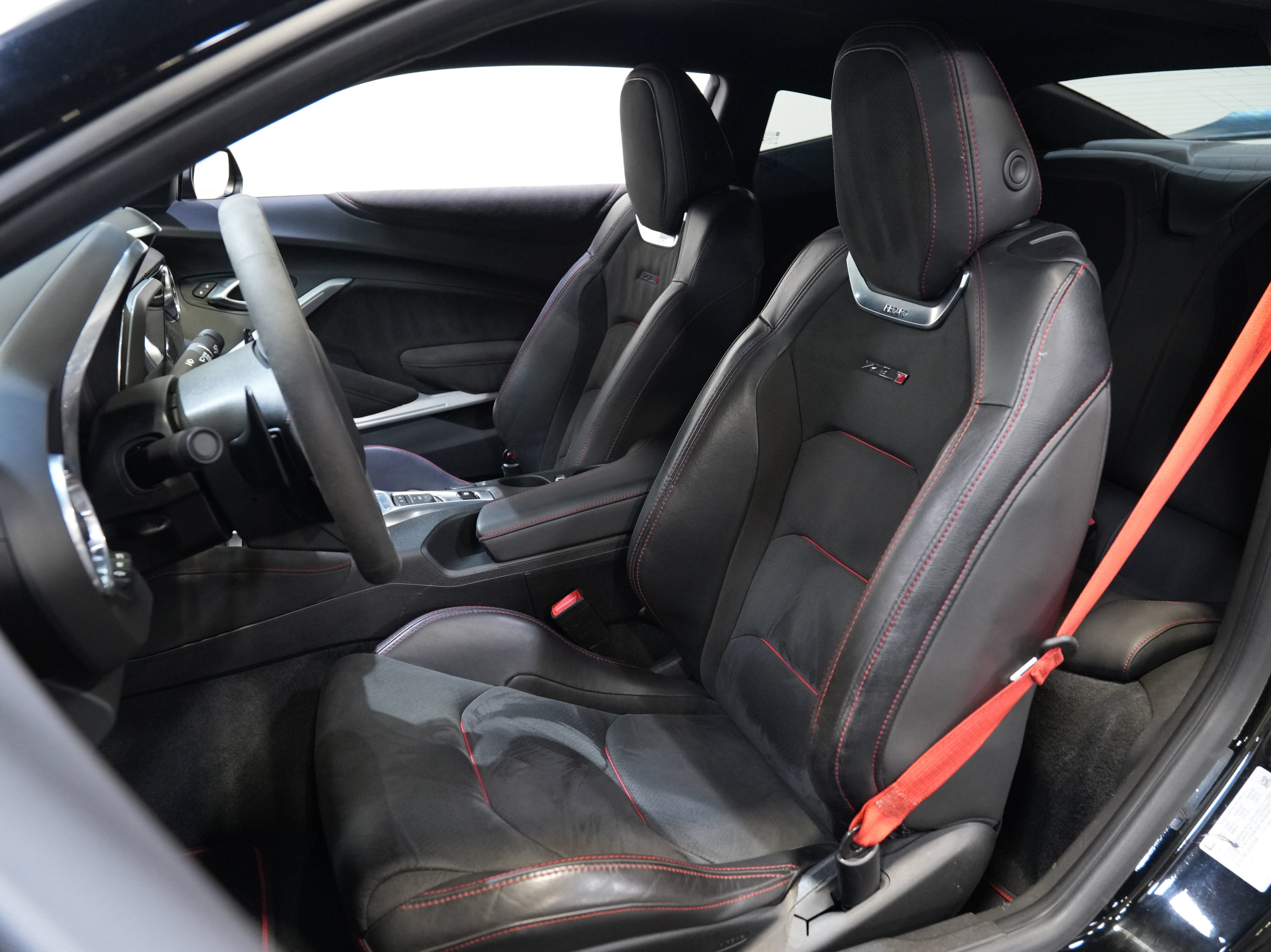Used 2018 Chevrolet Camaro ZL1 RWD image 27