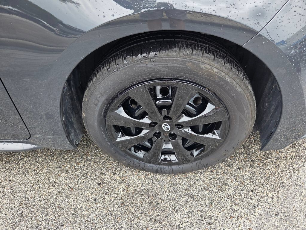 Used 2023 Toyota Corolla LE FWD image 18