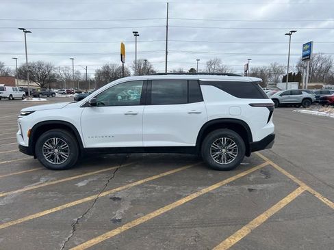 New 2026 Chevrolet Traverse LT w/ LPO, Floor Liner Package image 2
